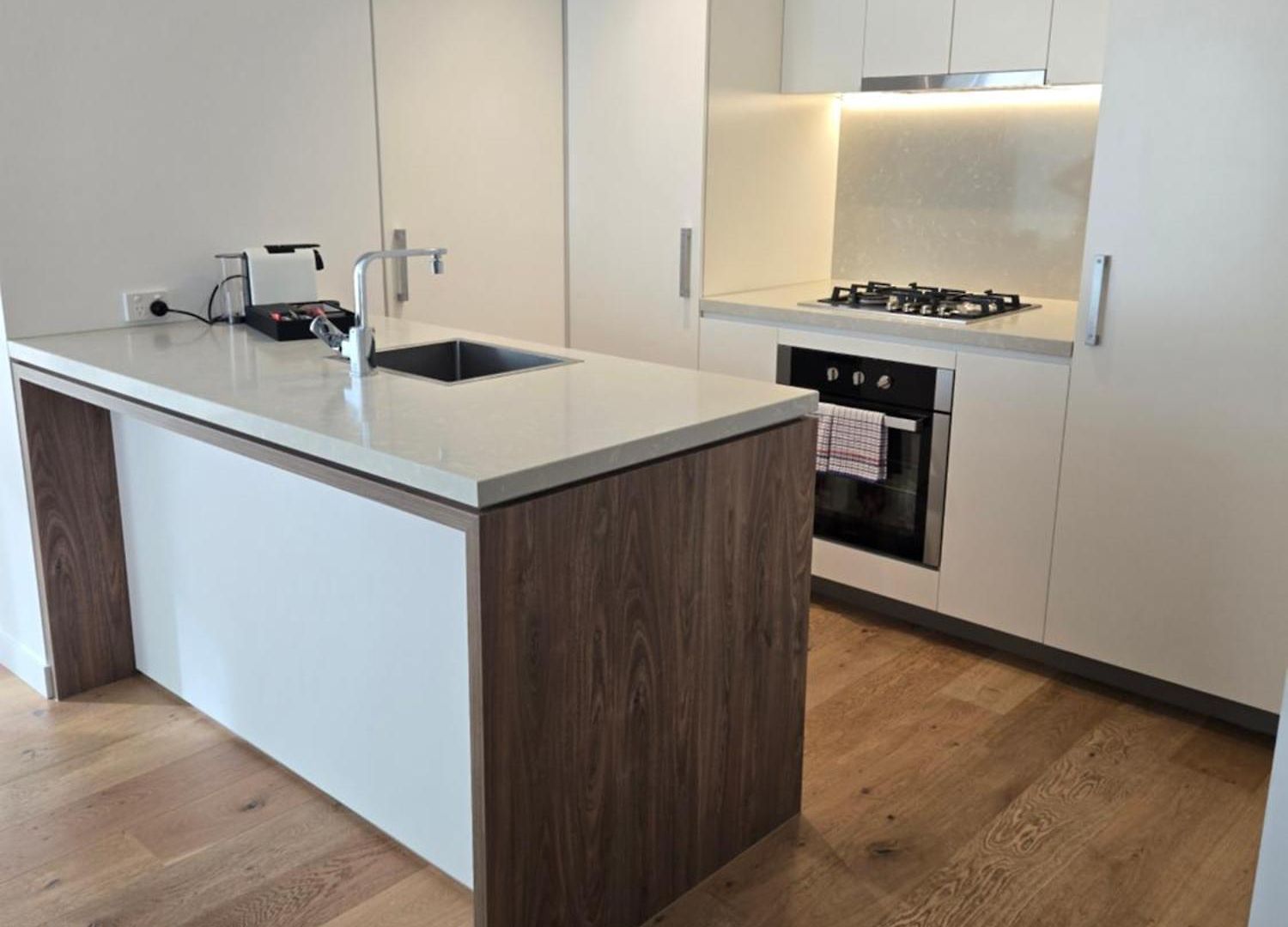 Luxury Peppers Infinity Pool Stylish With 2bd & 1c Park *