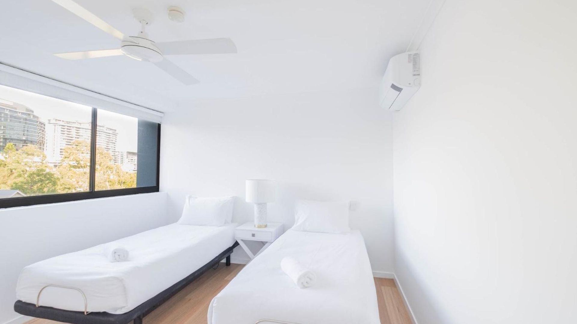 River Plaza Aparthotel 4*