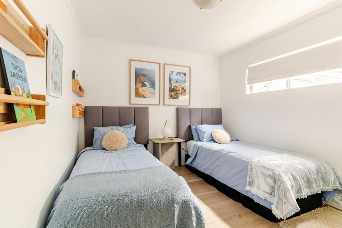 Apartment Artist Retreat With Huge Entertaining Balcony *
