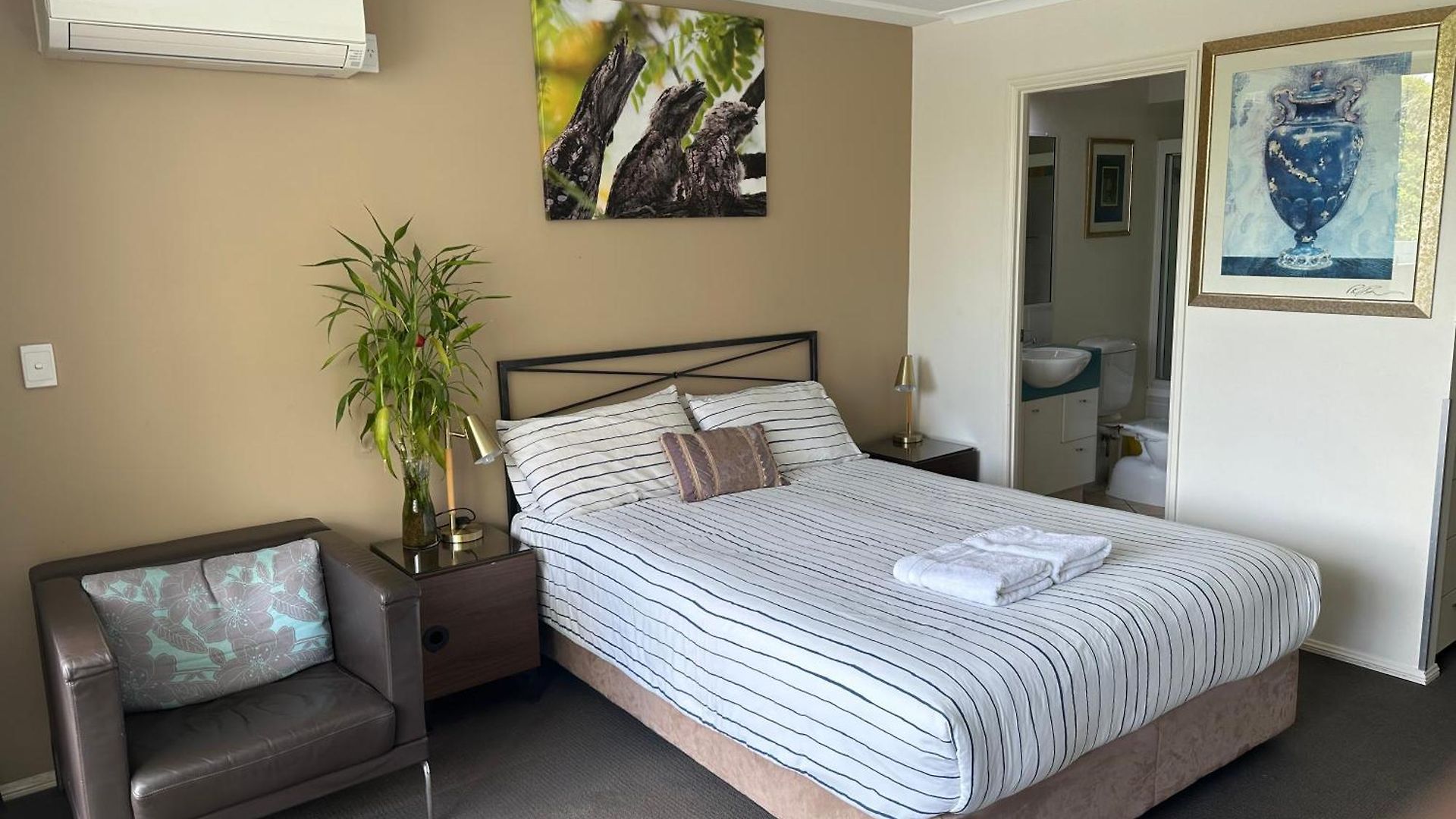 2brm With Beautiful View In A Great Location Free Parking Brisbane