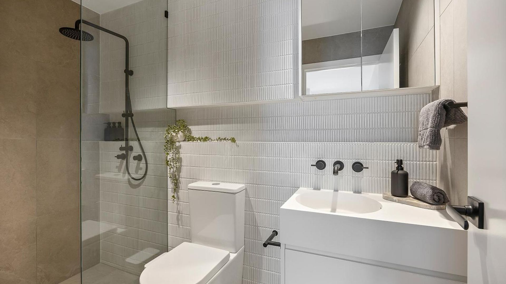Apartment West End - Free Secure Car Park - Walk To Restaurants - Convention Centre *