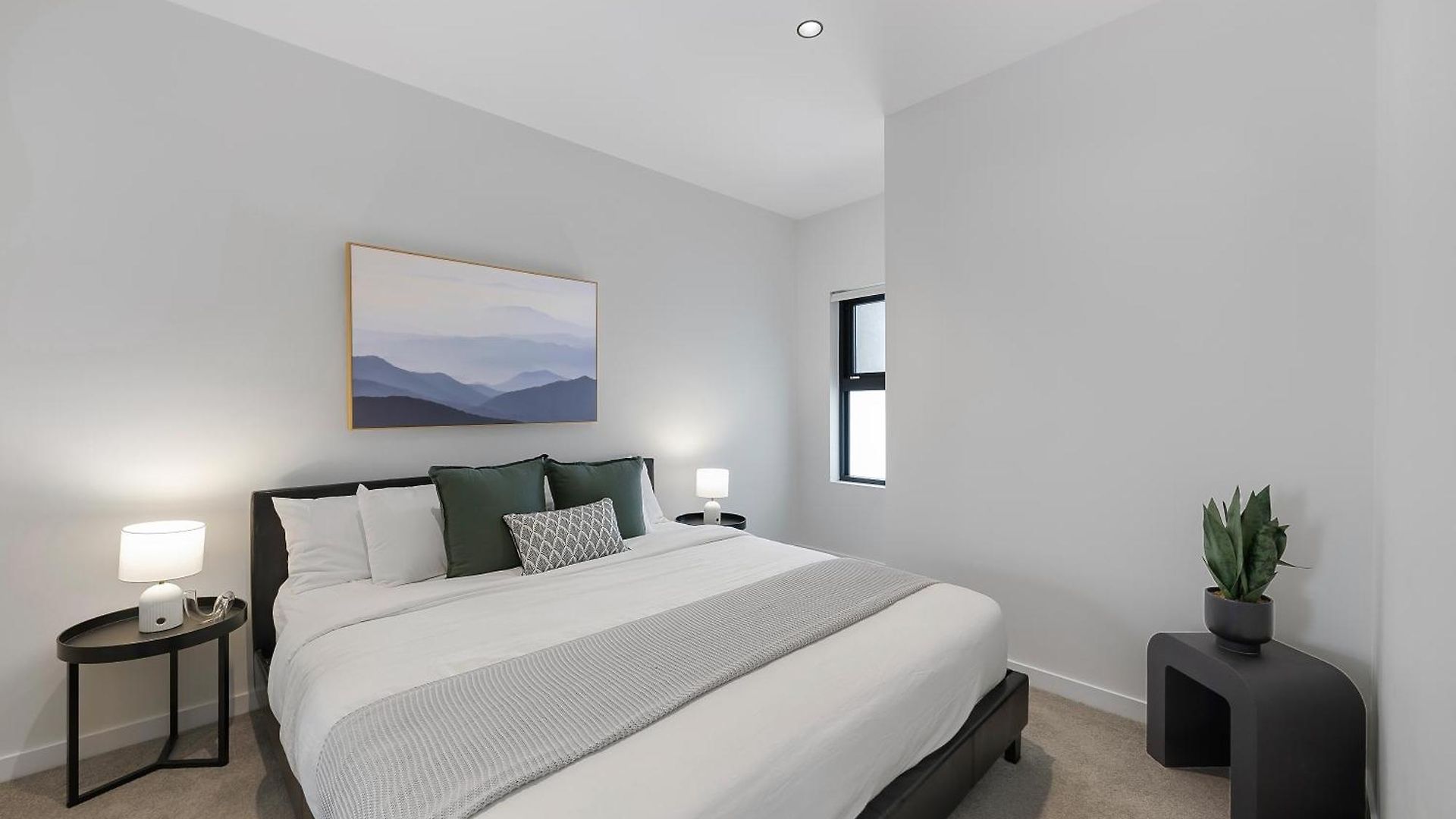 West End - Free Secure Car Park - Walk To Restaurants - Convention Centre Apartment