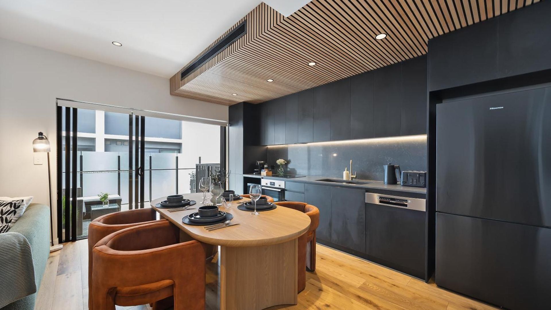 West End - Free Secure Car Park - Walk To Restaurants - Convention Centre Apartment Brisbane