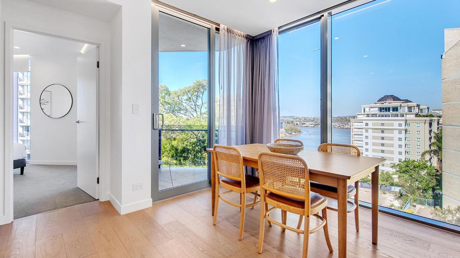 Lovely 2 Bedroom Executive Apartment