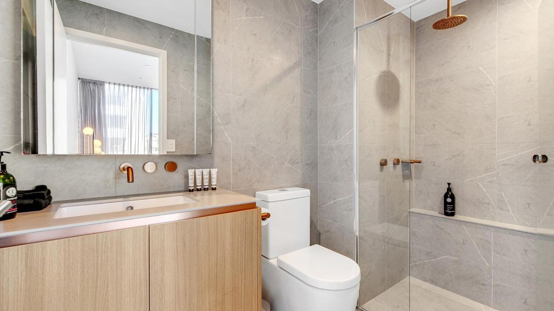 Apartment Lovely 2 Bedroom Executive