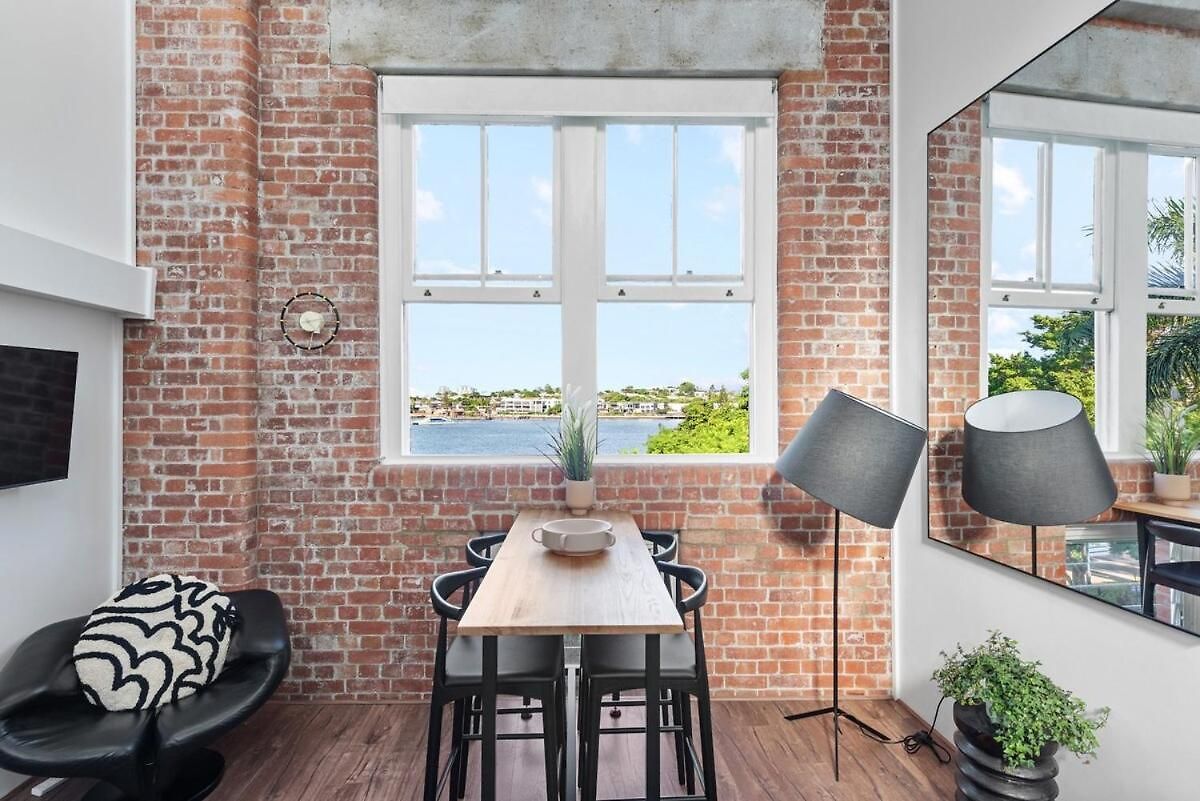 Luxury Water Views - 2bed-2bath-1car-pool * Brisbane