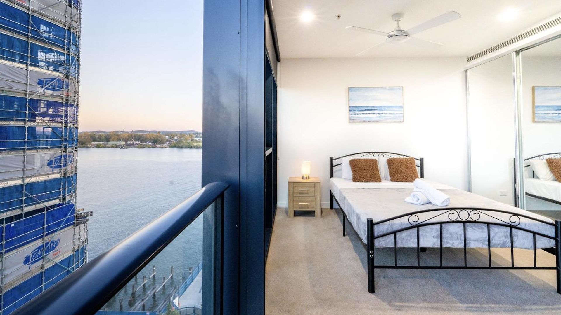 2br-2ba Resort-style Retreat In Hamilton M21 Brisbane