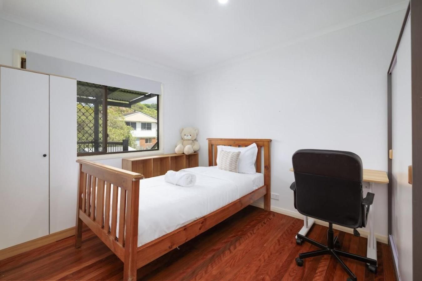 Value 4beds Near Shops, Cafes And Forest Holiday home