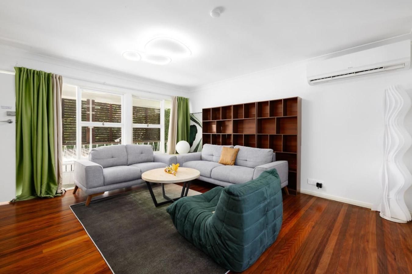 Value 4beds Near Shops, Cafes And Forest *