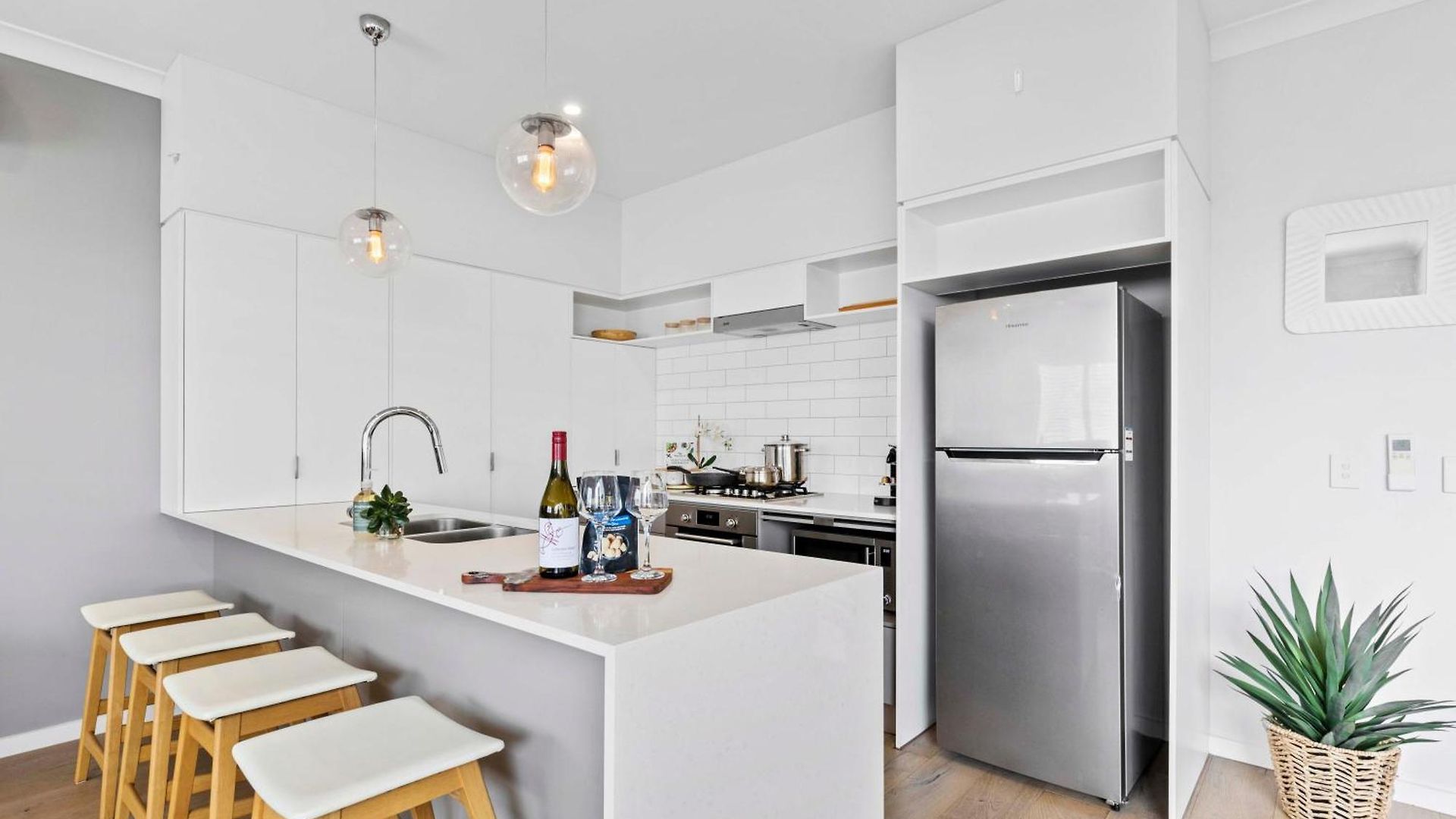 Stylish 3br Townhouse Camphill - Wifi, Parking Apartment *