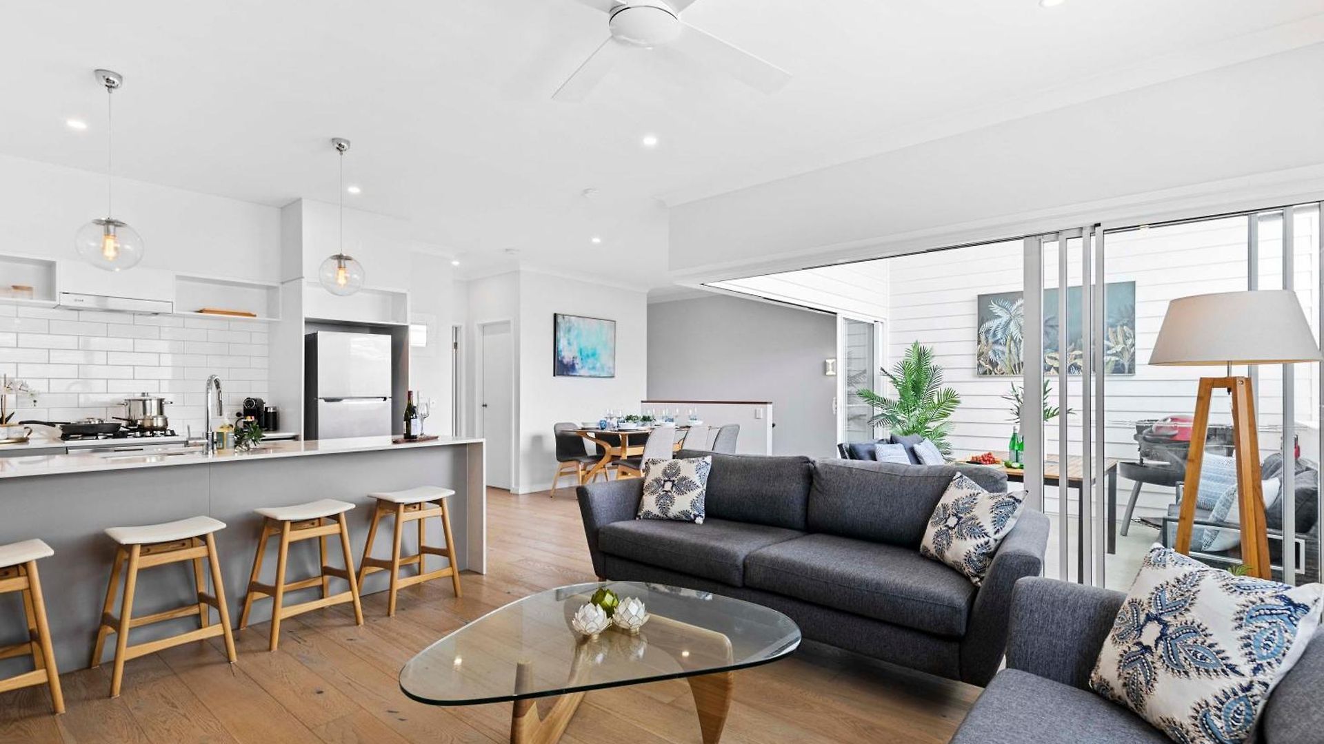 Stylish 3br Townhouse Camphill - Wifi, Parking Brisbane