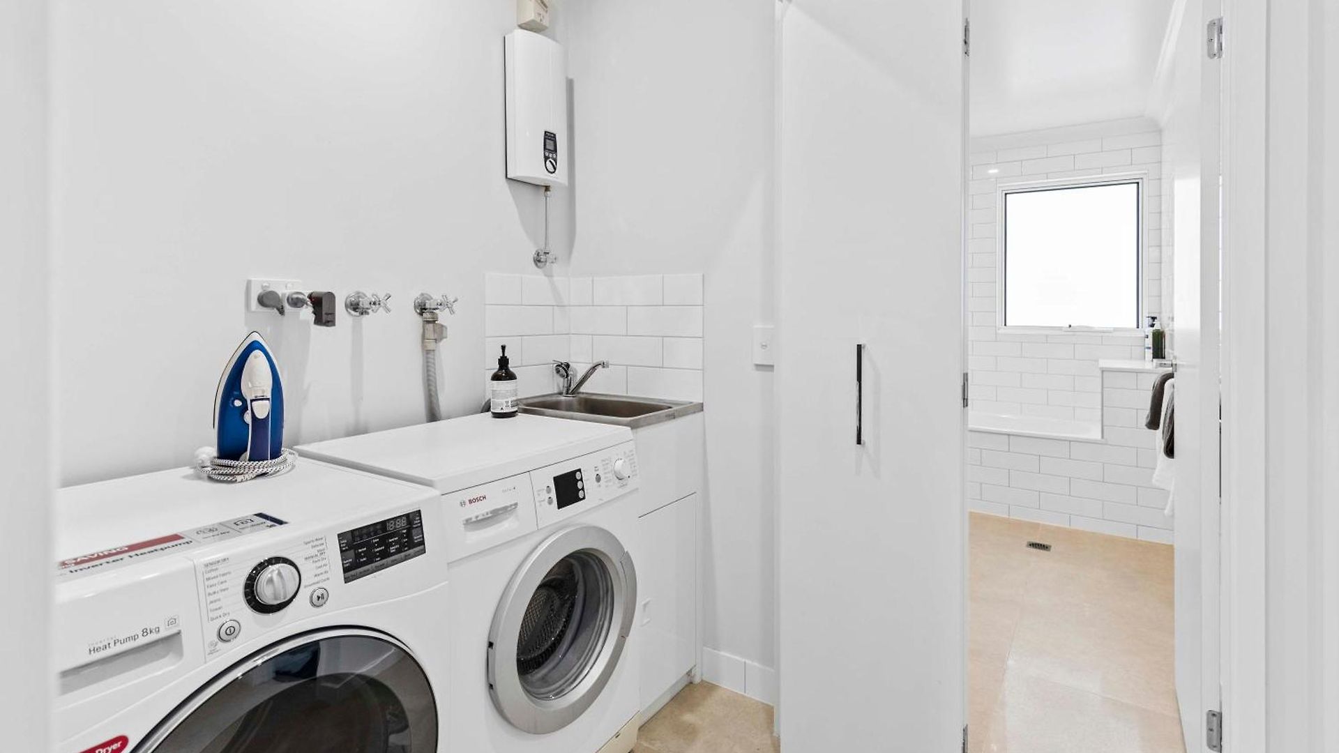 Stylish 3br Townhouse Camphill - Wifi, Parking Apartment *