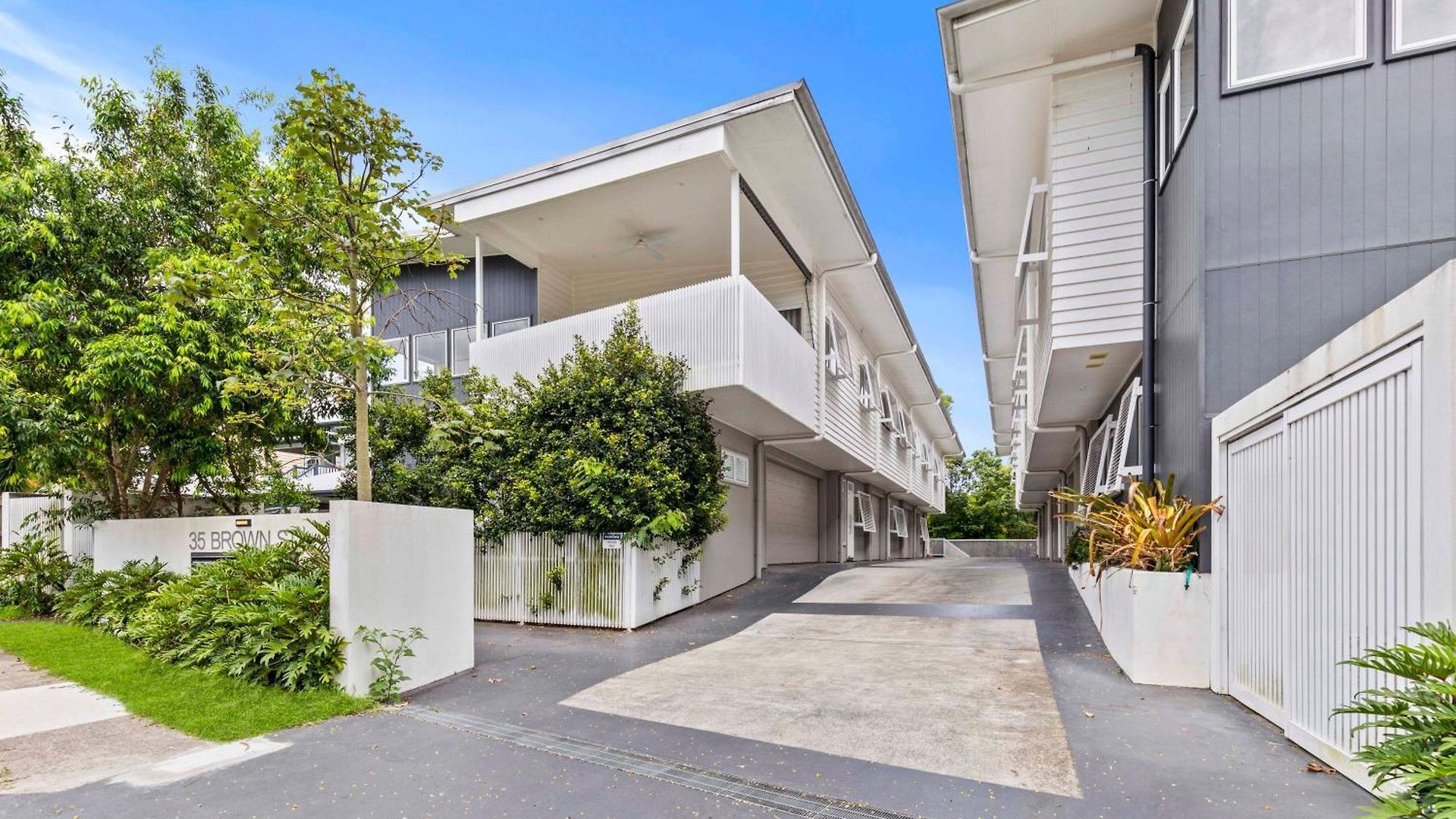 Stylish 3br Townhouse Camphill - Wifi, Parking *