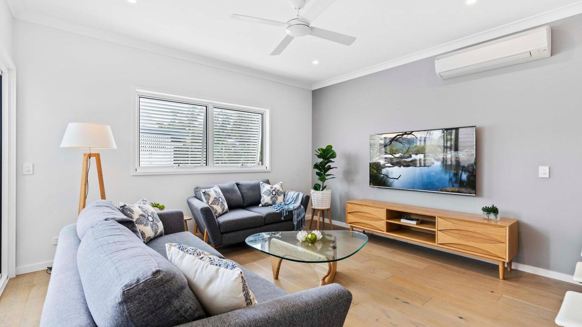 Stylish 3br Townhouse Camphill - Wifi, Parking Brisbane