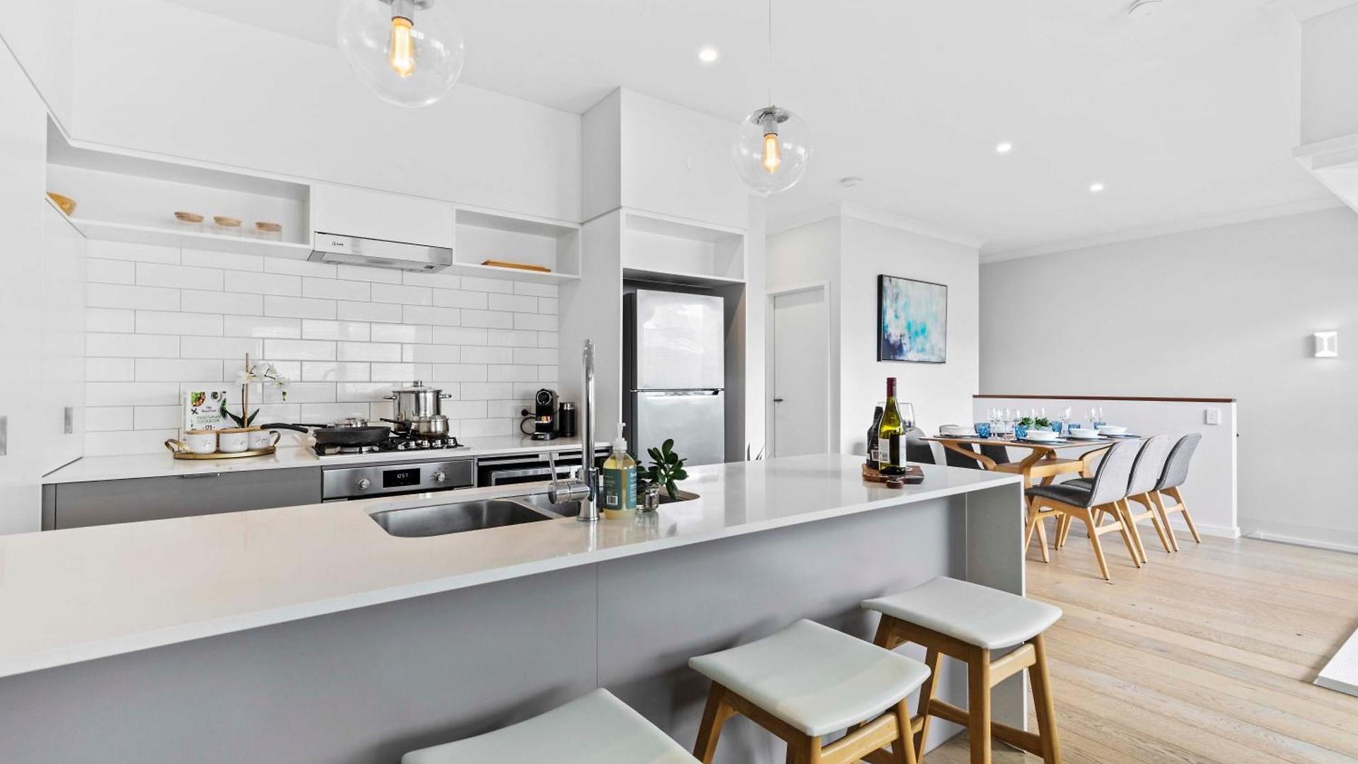 Stylish 3br Townhouse Camphill - Wifi, Parking *
