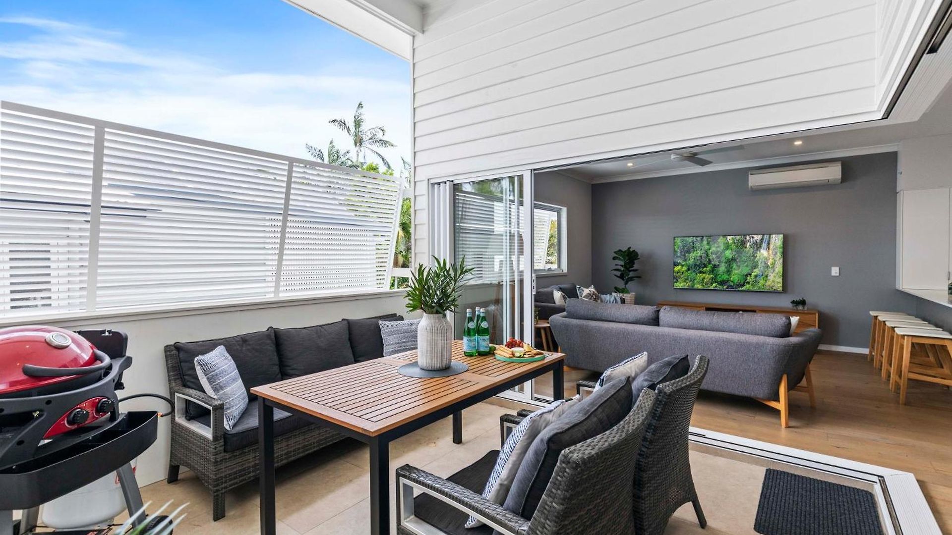 Stylish 3br Townhouse Camphill - Wifi, Parking Brisbane
