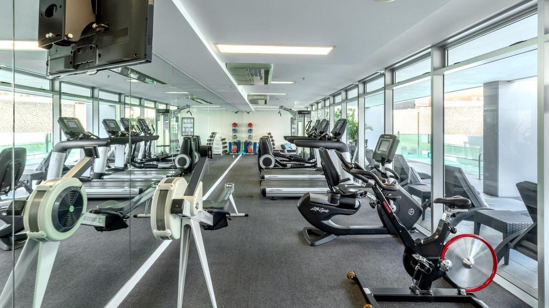 Mantra South Bank 4*