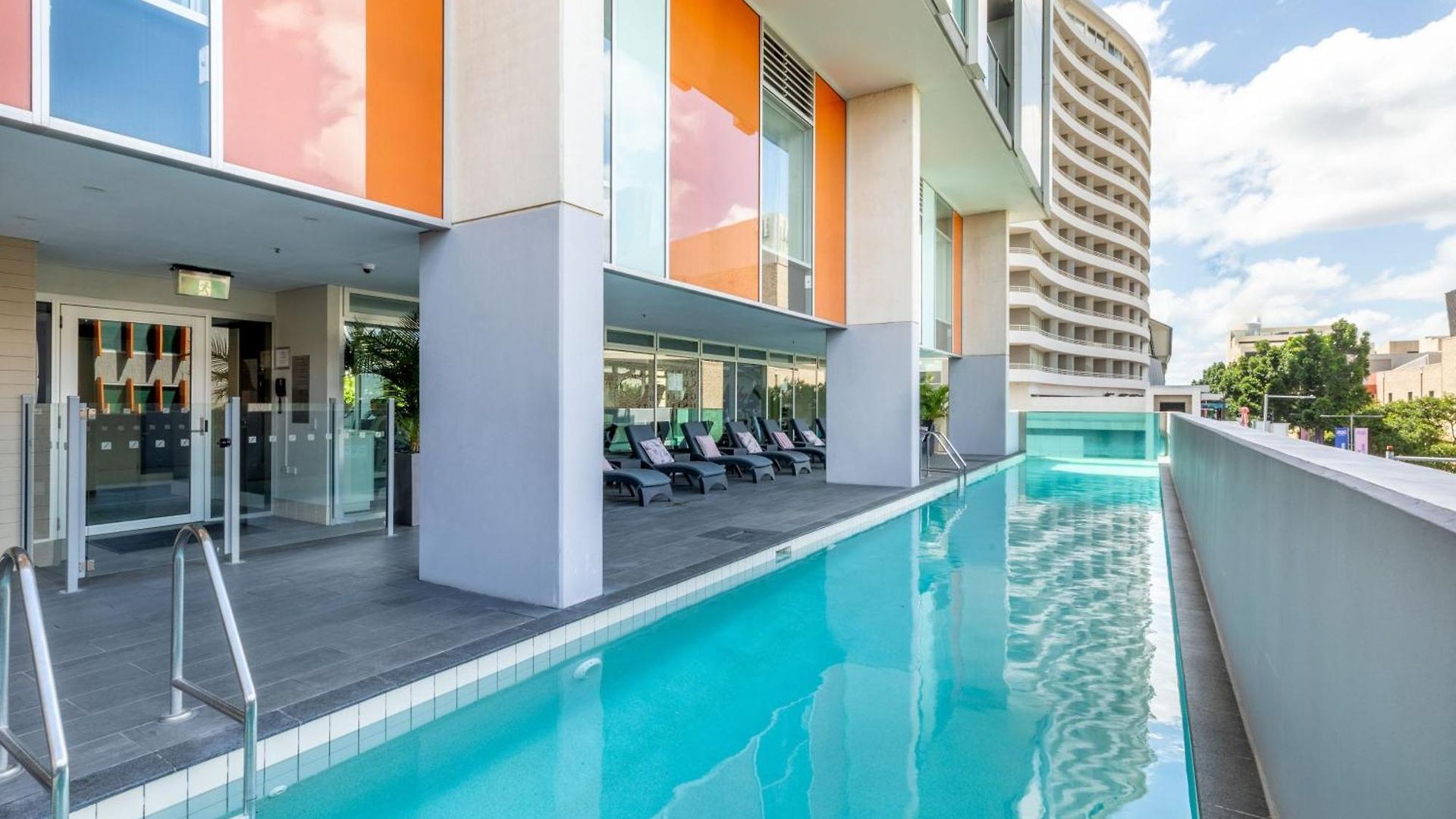 Mantra South Bank Hotel 4*