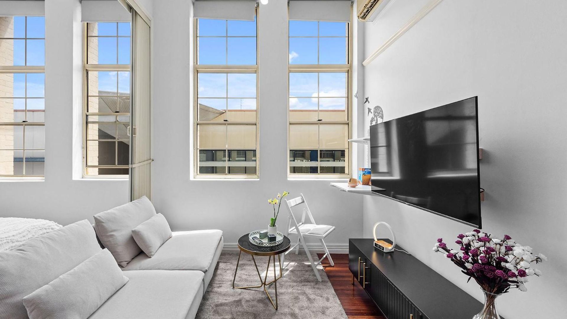 Stylish 1 Bedroom Retreat In The Heart Of