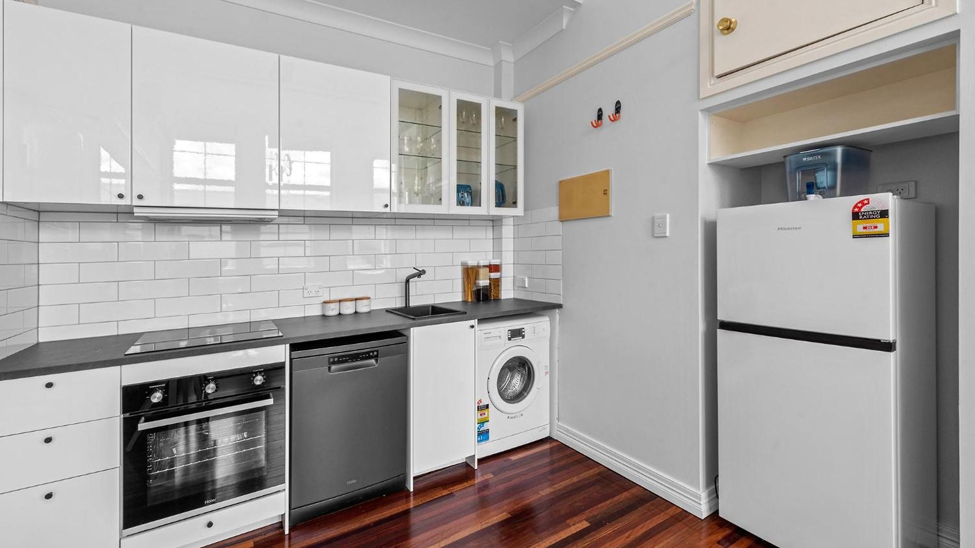 Apartment Stylish 1 Bedroom Retreat In The Heart Of *