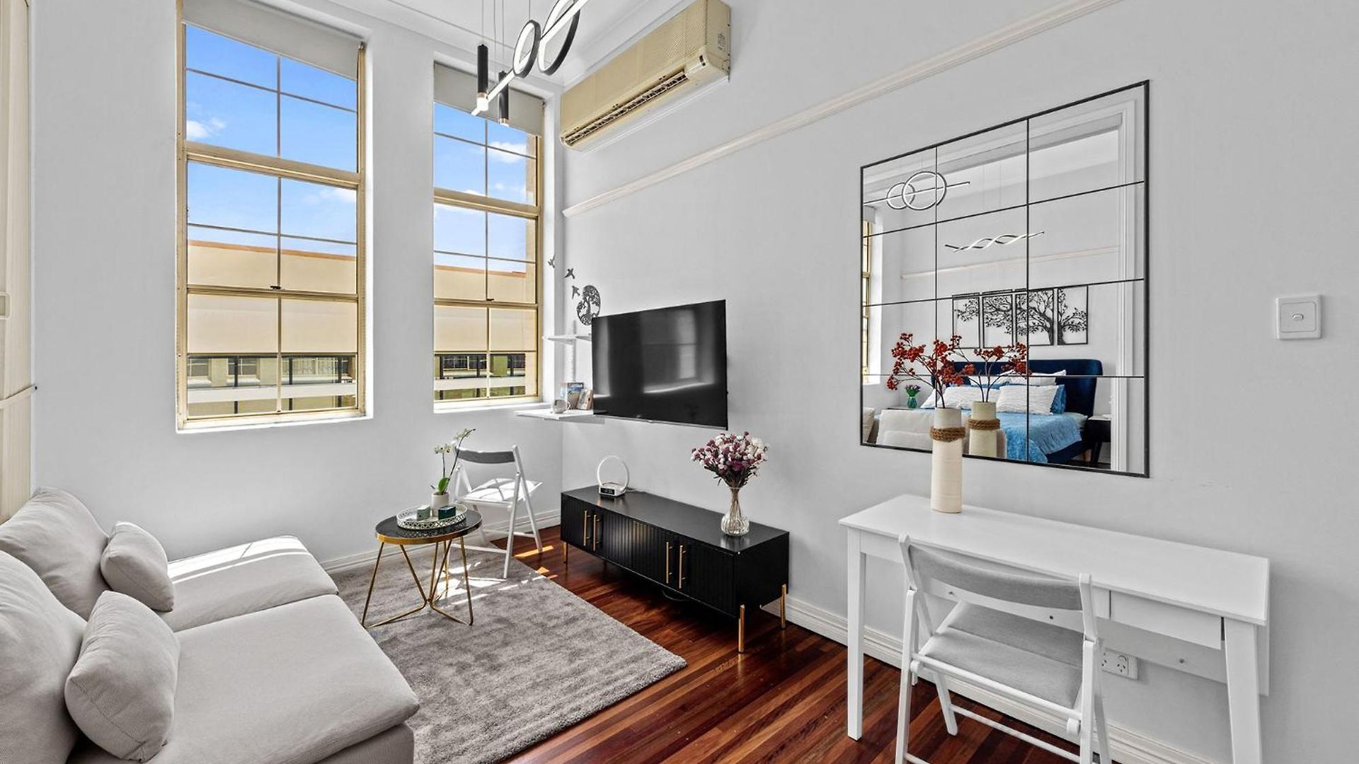 Apartment Stylish 1 Bedroom Retreat In The Heart Of *