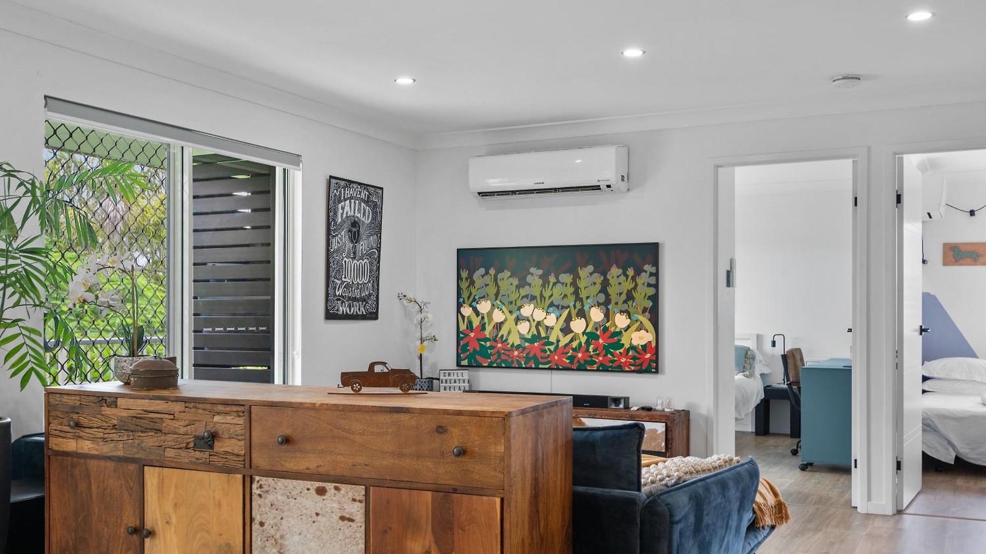 Spacious 3bdroom Entertaining Unit Close To City, Cafes And Shops Apartment
