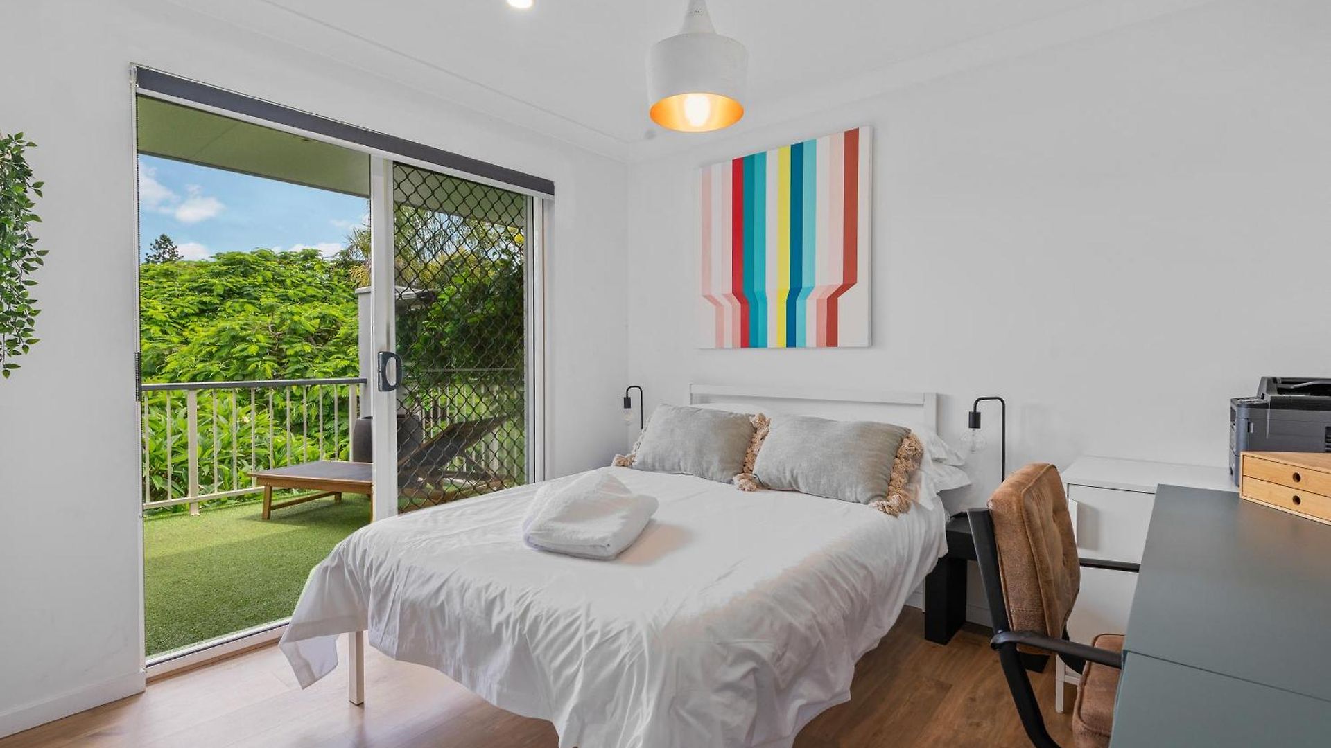 Spacious 3bdroom Entertaining Unit Close To City, Cafes And Shops Apartment *