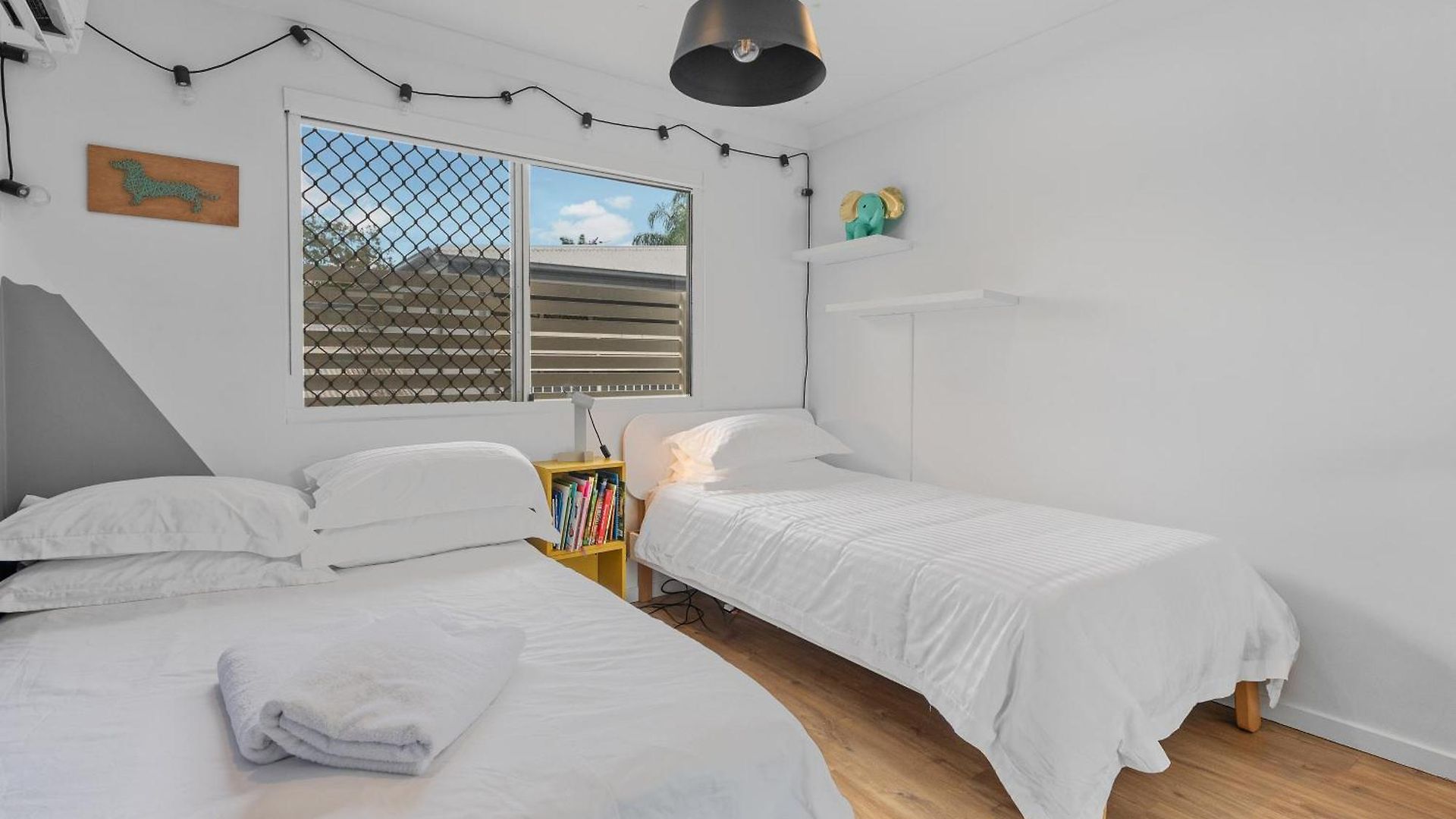 Spacious 3bdroom Entertaining Unit Close To City, Cafes And Shops * Brisbane
