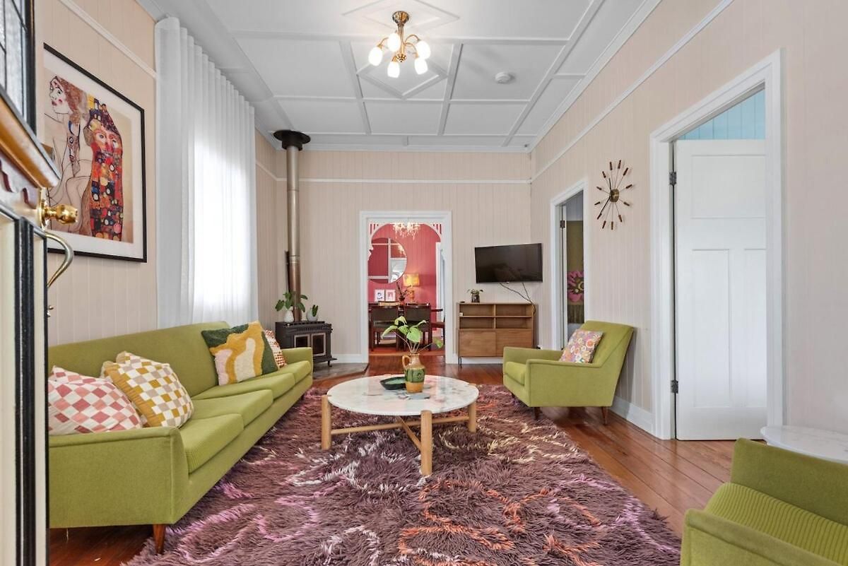 Holiday home A Colourful Life 4bed-2bath-1car - Queenslander Brisbane