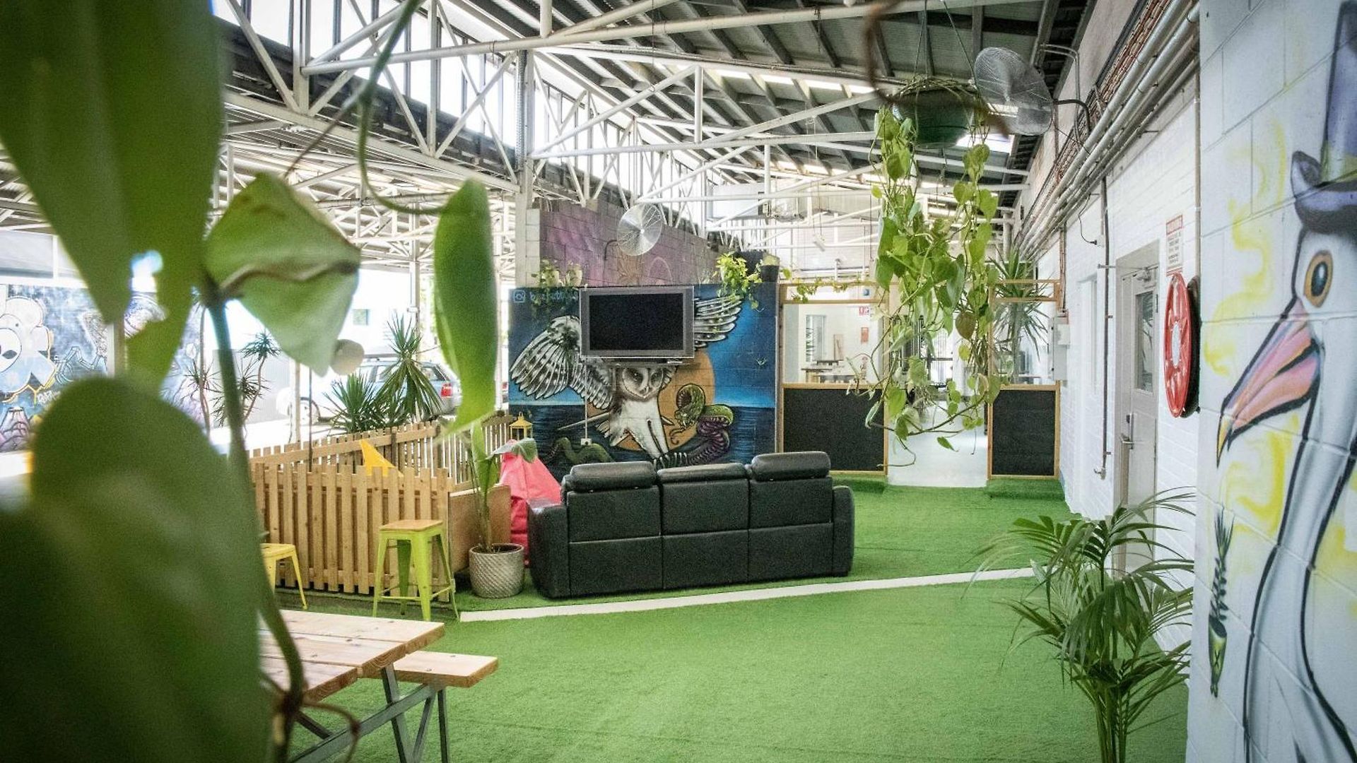 Hostel Habitat Backpackers *