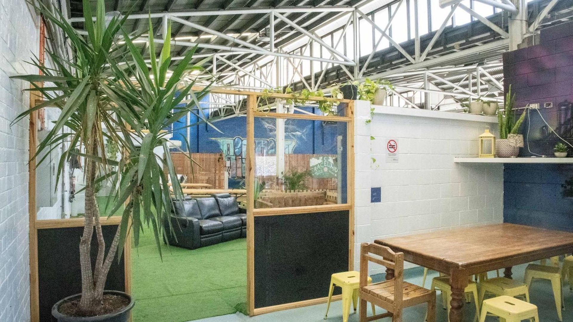 Hostel Habitat Backpackers Brisbane