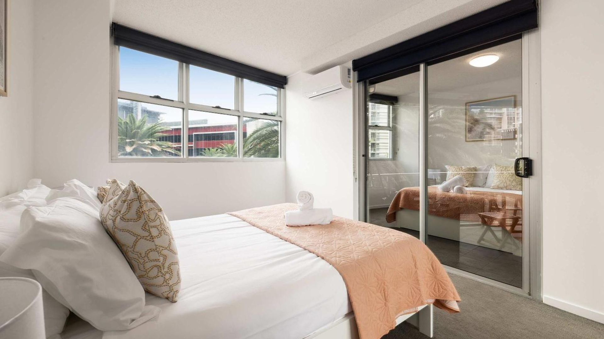 Newly Renovated 3br 2 Parking Spaces Pool Gym Views Walk To Shops * Brisbane