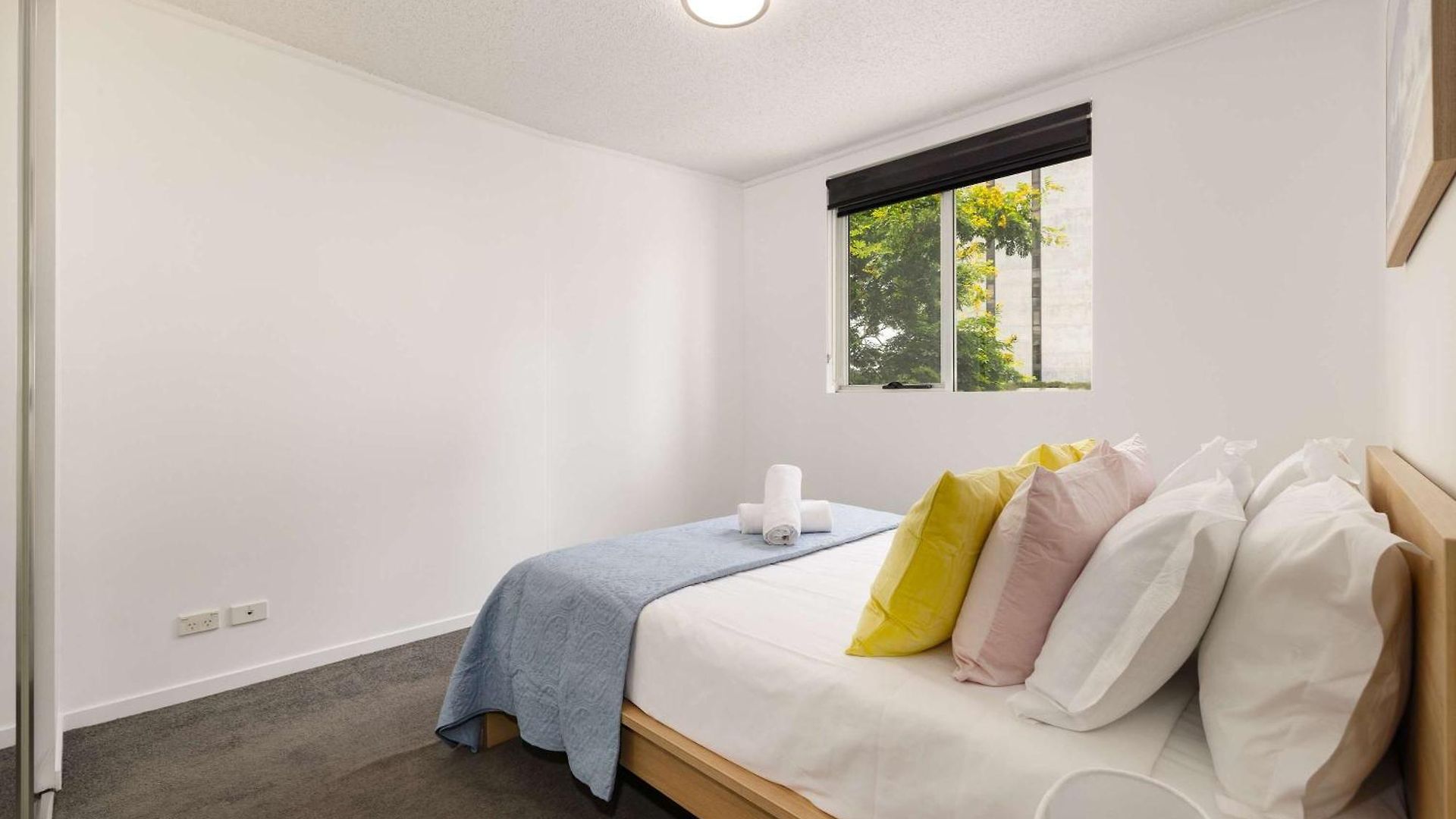 Newly Renovated 3br 2 Parking Spaces Pool Gym Views Walk To Shops Brisbane