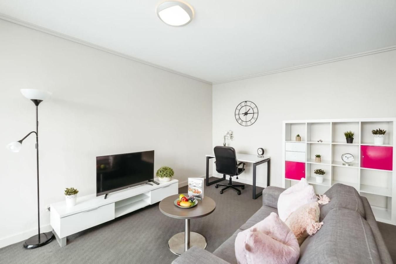Apartment Great Value Cbd 2 Beds Free Carpark Pool And Gym