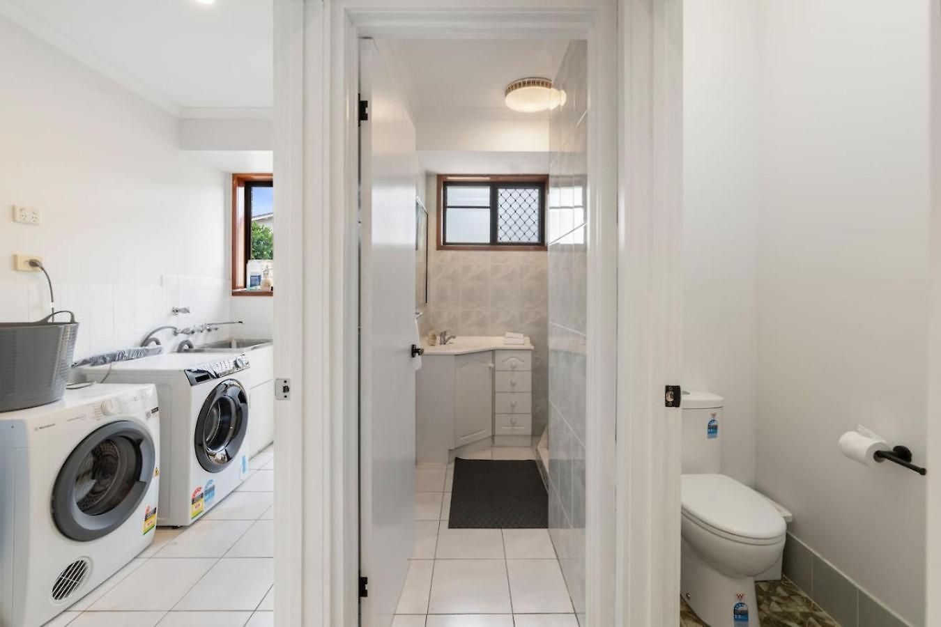 Cozy Comfort 4br Near Malls And Transport Holiday home