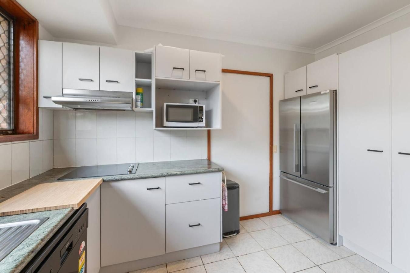 Cozy Comfort 4br Near Malls And Transport Holiday home