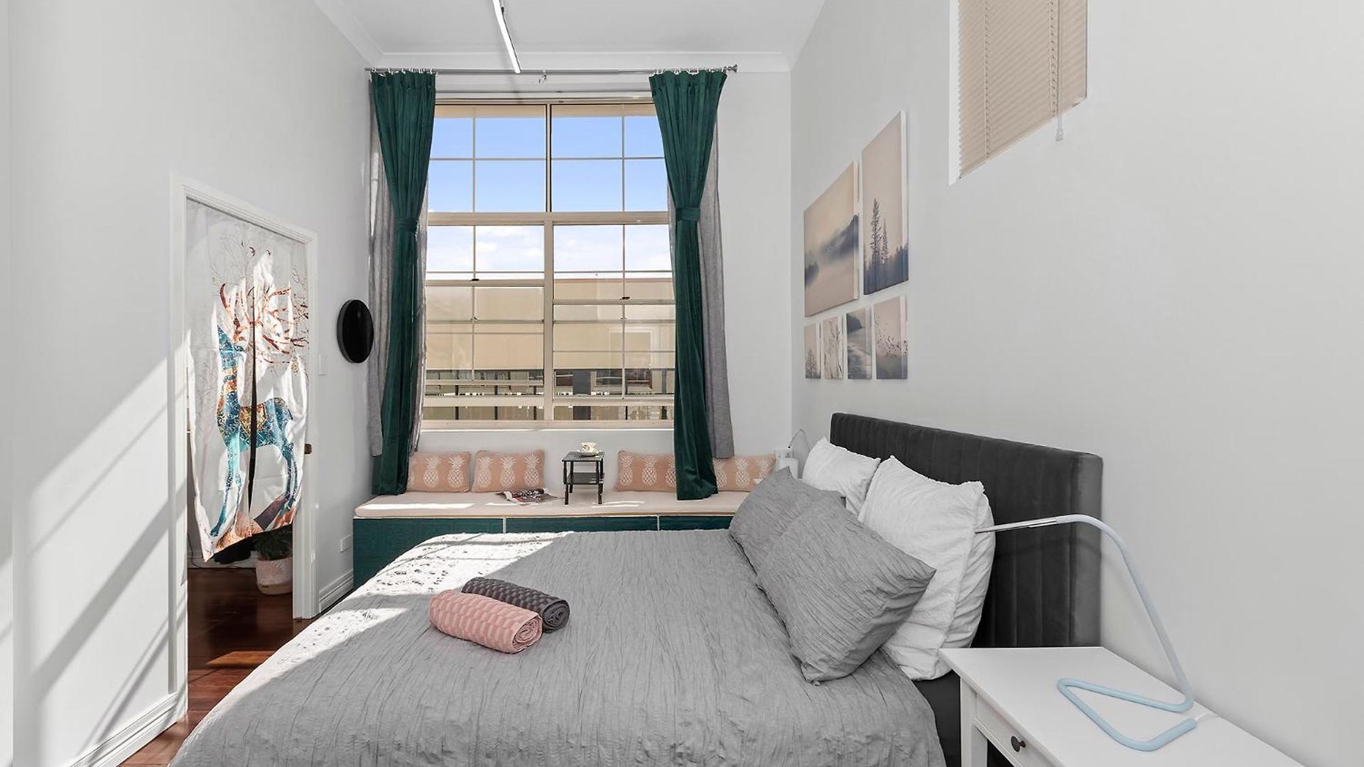 Apartment High Ceiling 1 Bedroom In The *