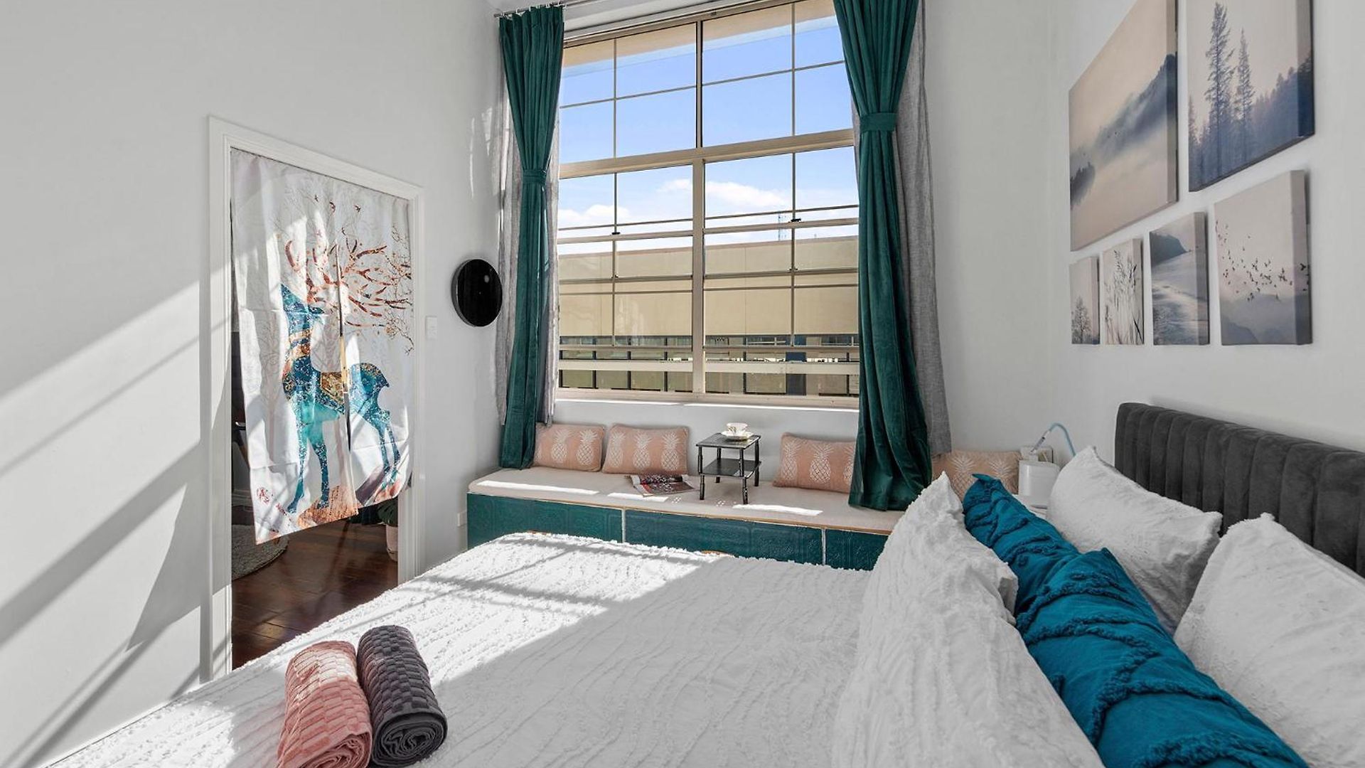 High Ceiling 1 Bedroom In The *