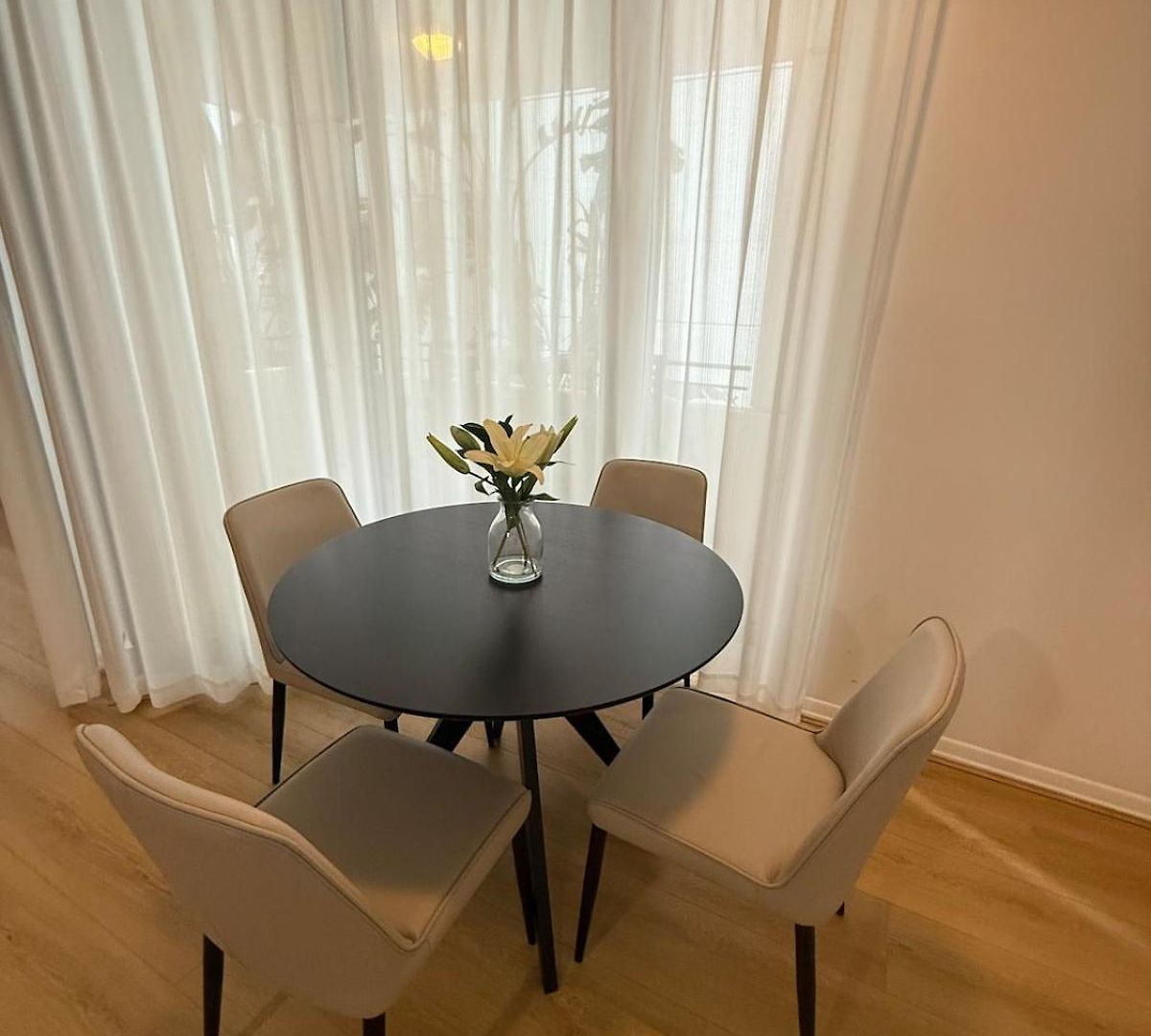 Cbd Two Bedrooms Apartment
