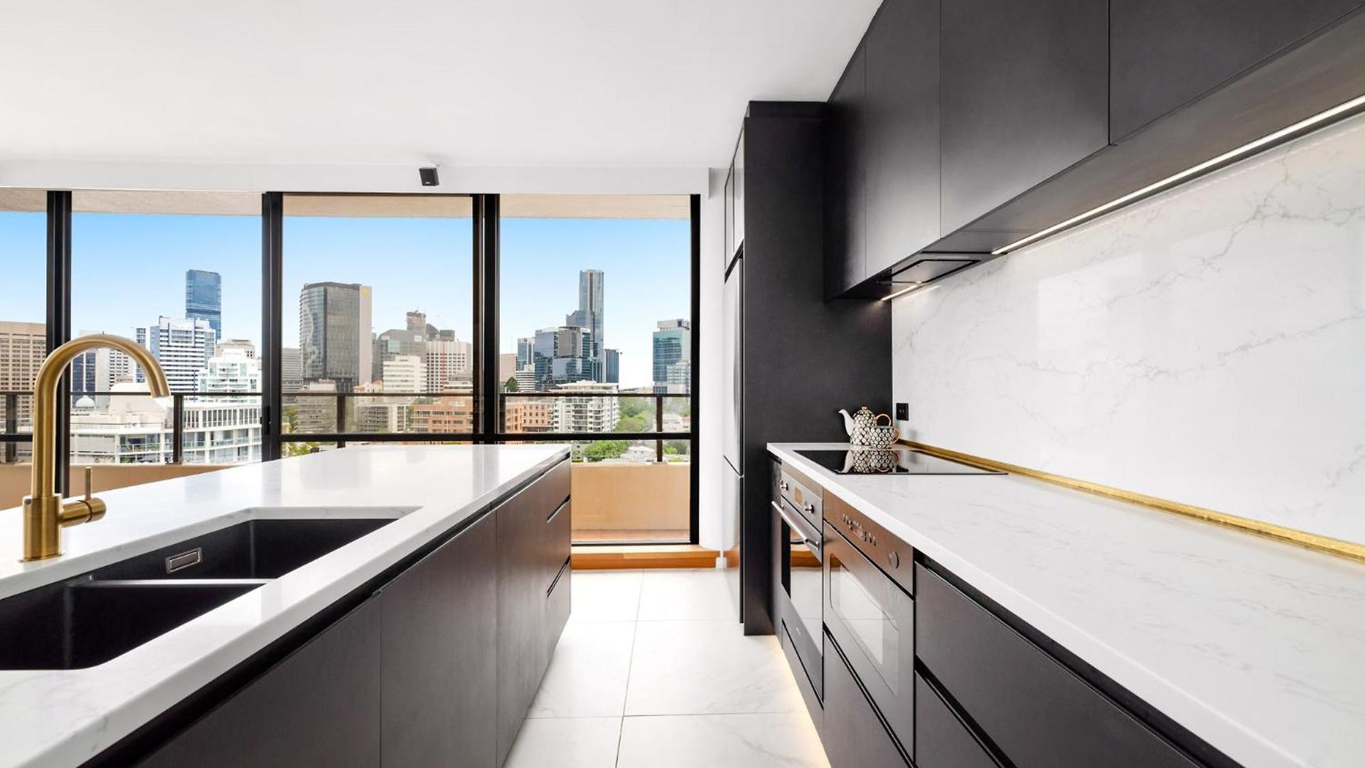 Apartment Luxury 2br - Skyline Views - Free Parking *