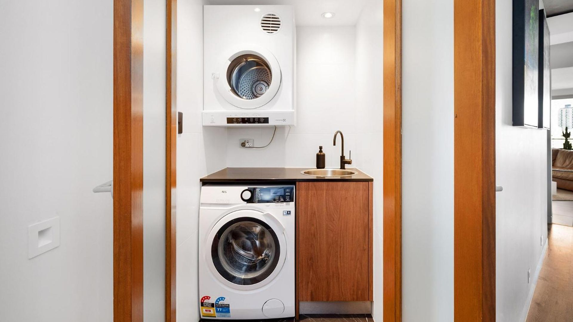 Apartment Luxury 2br - Skyline Views - Free Parking