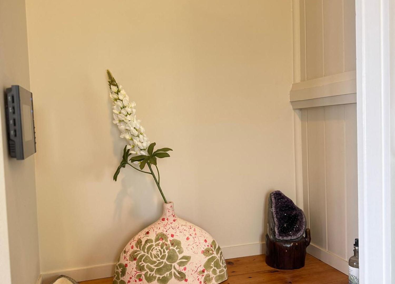 Apartment Stylish & Bright 3-bdrs Family In Holland Park West Brisbane