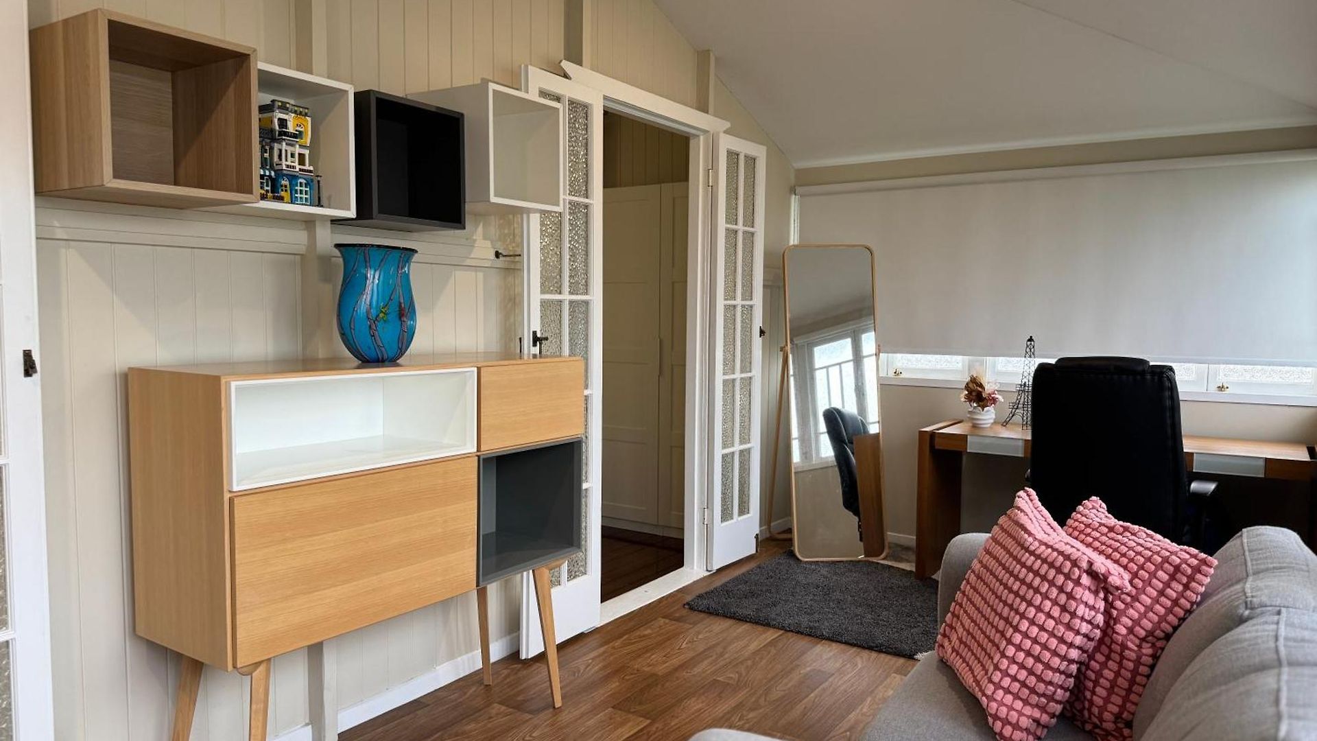 Stylish & Bright 3-bdrs Family In Holland Park West *