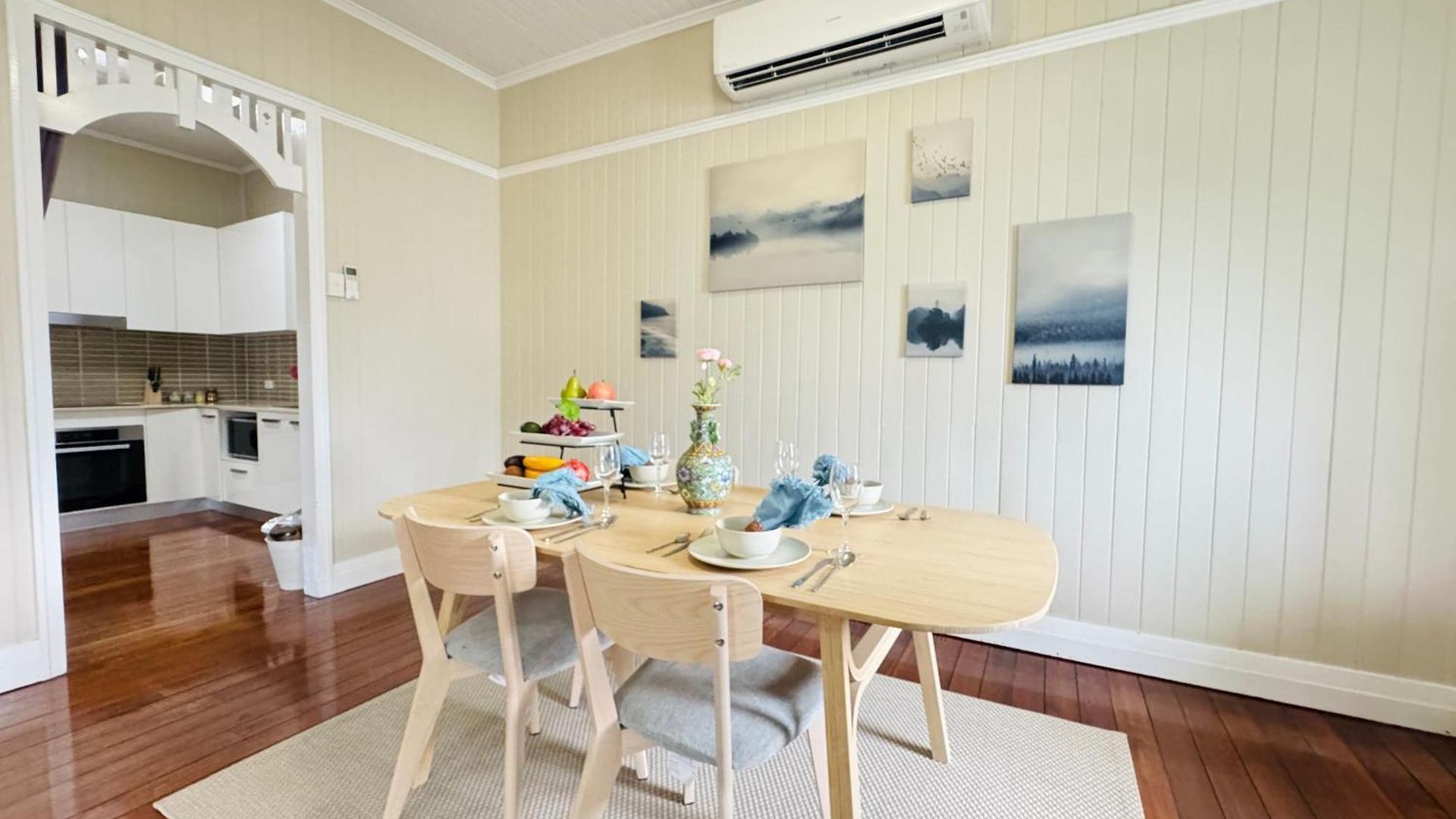 Stylish & Bright 3-bdrs Family In Holland Park West Apartment