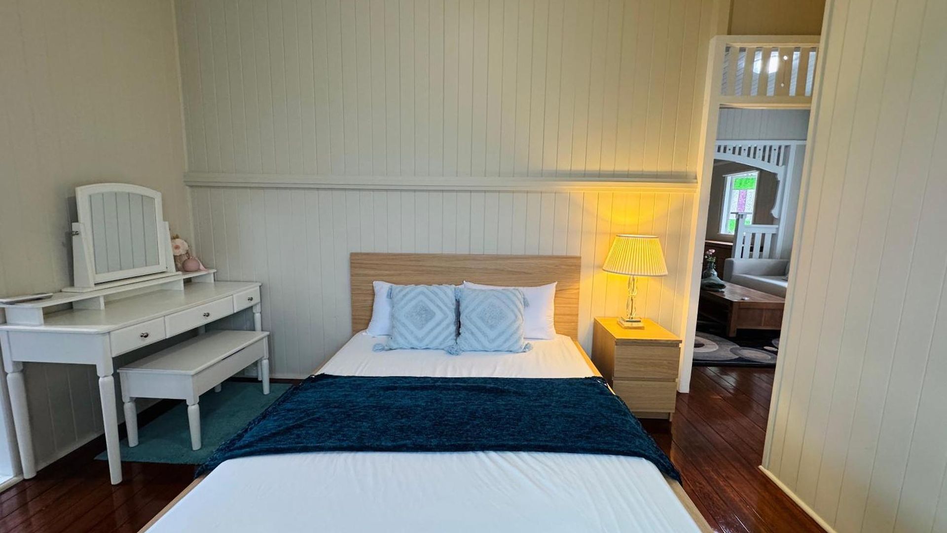 Apartment Stylish & Bright 3-bdrs Family In Holland Park West *