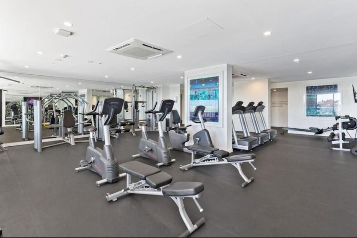 Modern 1 Bedroom With Views Pool And Gym * Brisbane