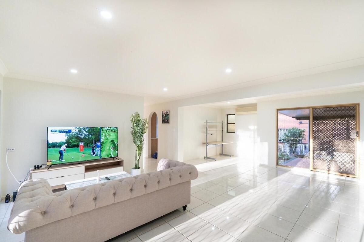 Palatial 4br 2ba Sunnybank Family Retreat Brisbane