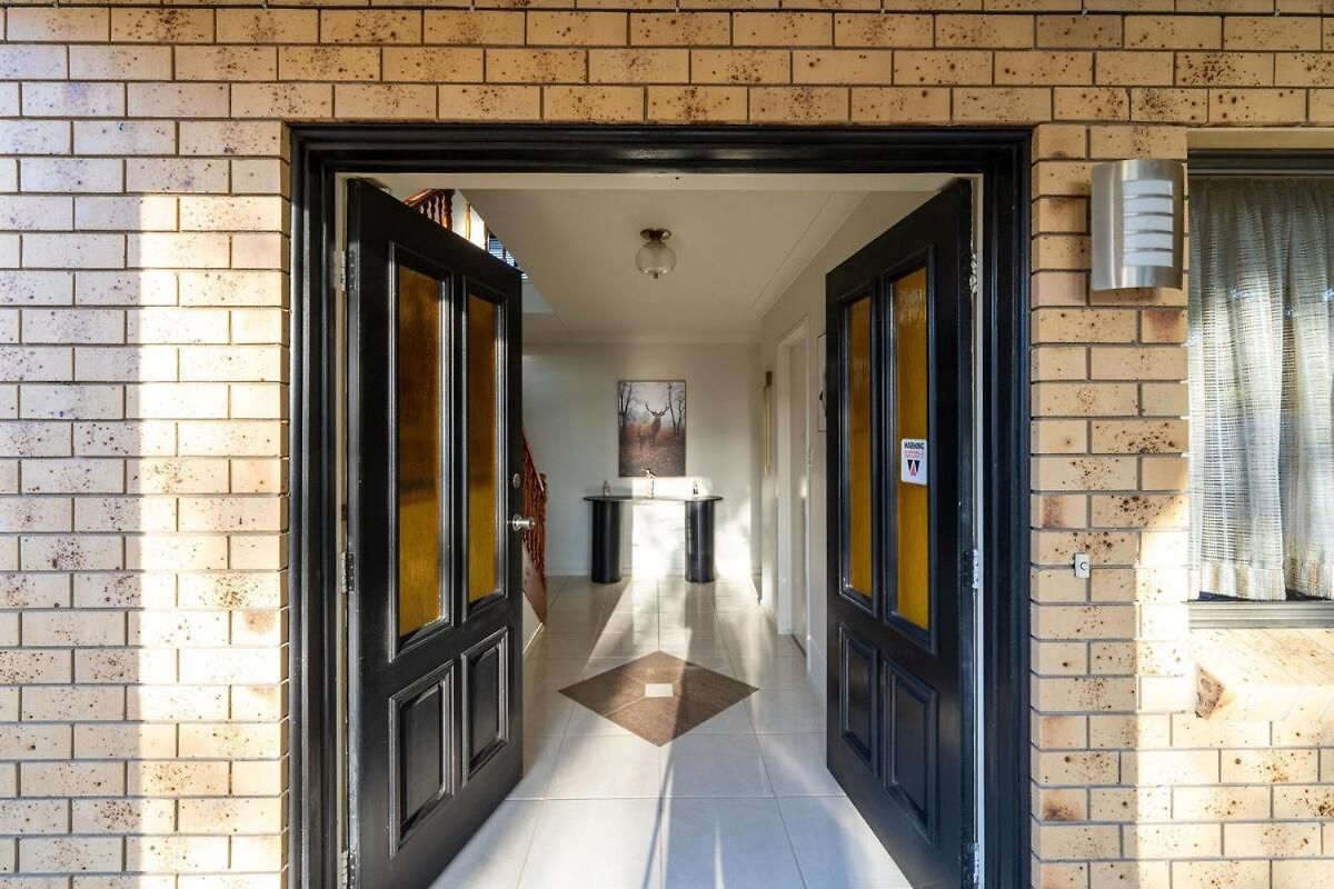 Palatial 4br 2ba Sunnybank Family Retreat Apartment *