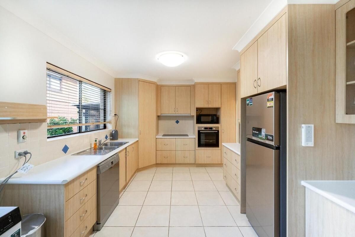 Palatial 4br 2ba Sunnybank Family Retreat Apartment