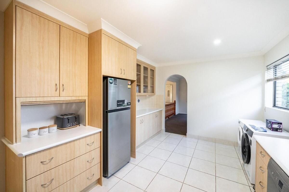 Palatial 4br 2ba Sunnybank Family Retreat